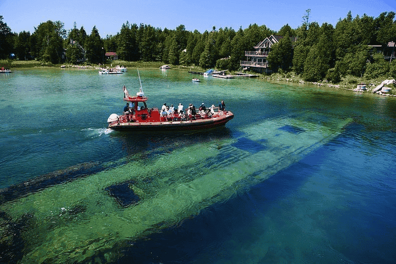 Shipwrecks in Lake Huron