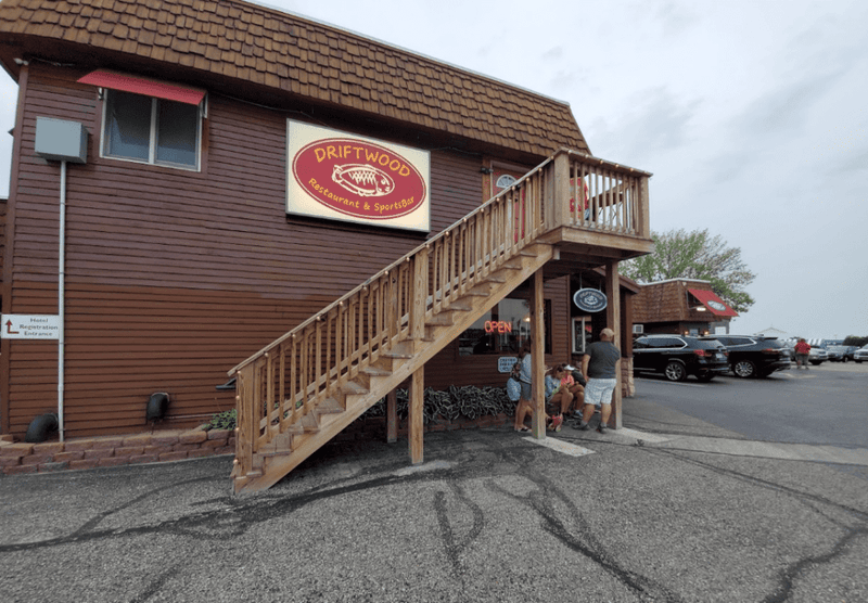 Driftwood Motel Restaurant & Sports Bar
